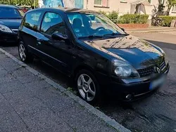 Schwarz Gebraucht 2003 Renault Clio II Kleinwagen | 900 €