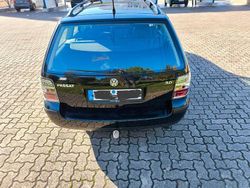 Schwarz Gebraucht 2001 VW Passat Basis Kombi | 2.700 € (Etwas zu teuer)