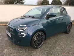 Grün Gebraucht 2023 Fiat 500e La Prima Kleinwagen | 27.980 €