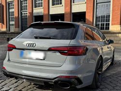 Grau Gebraucht 2017 Audi RS4 Ambiente Kombi | 52.000 €