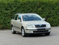 Beige Gebraucht 2006 Skoda Octavia Ambiente Kombi | 1.999 € (Fairer Preis)