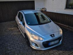 Gebraucht 2012 Peugeot 308 Kleinwagen | 4.000 € (Etwas zu teuer)
