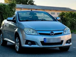 Grau Gebraucht 2006 Opel Tigra Cabrio | 1.450 € (Fairer Preis)