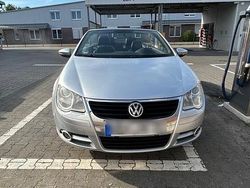 Grau Gebraucht 2009 VW Eos Edition Cabrio | 5.400 € (Fairer Preis)