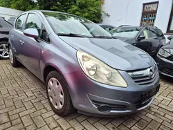 Grau Gebraucht 2009 Opel Corsa Limousine | 1.600 € (Guter Preis)