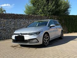 Silber Gebraucht 2020 VW Golf VIII Style Limousine | 15.999 € (Fairer Preis)
