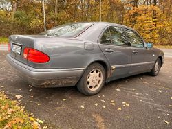 Grau Gebraucht 1995 Mercedes E230 Elegance Limousine | 2.000 €