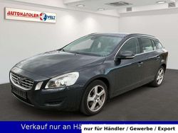 Grau Gebraucht 2012 Volvo V60 Momentum Kombi | 4.499 € (Superpreis)