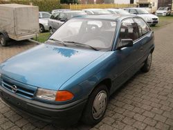 Blau Gebraucht 1992 Opel Astra Limousine | 1.200 €