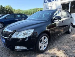 Schwarz Gebraucht 2013 Skoda Octavia Ambition Kombi | 7.990 € (Fairer Preis)
