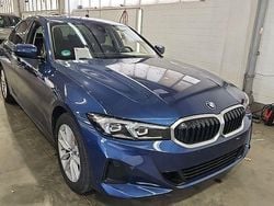 Blau Gebraucht 2023 BMW 320 Limousine | 33.499 € (Guter Preis)