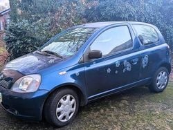 Blau Gebraucht 2001 Toyota Yaris Kleinwagen | 1.100 €