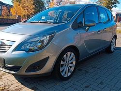 Grau Gebraucht 2011 Opel Meriva Van / Kleinbus | 5.000 € (Guter Preis)