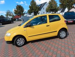 Gelb Gebraucht 2005 VW Fox Basis Kleinwagen | 2.450 € (Fairer Preis)