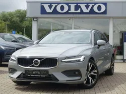 Vapour grey Gebraucht 2024 Volvo V60 Core Kombi | 34.900 € (Superpreis)
