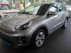 Grau Gebraucht 2022 Kia e-Niro 3 SUV | 21.990 € (Superpreis)