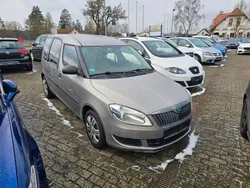 Beige Gebraucht 2012 Skoda Roomster Plus Edition Kombi | 5.999 € (Etwas zu teuer)
