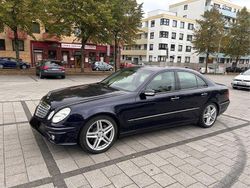 Blau Gebraucht 2002 Mercedes E500 Elegance Limousine | 6.000 €