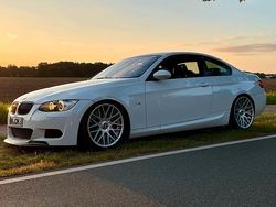 Weiß Gebraucht 2008 BMW 335 M Performance Coupé | 25.000 €