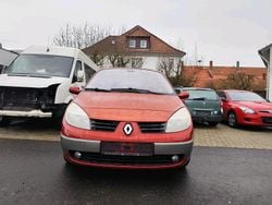 Rot Gebraucht 2004 Renault Scénic II Van / Kleinbus | 2.700 €