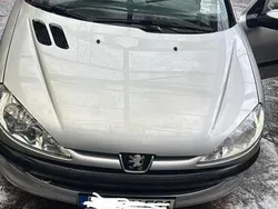 Silber Gebraucht 2005 Peugeot 206 Kleinwagen | 1.200 € (Fairer Preis)