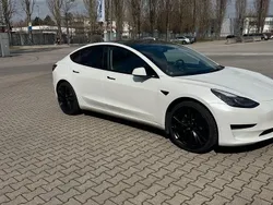 Weiß Gebraucht 2021 Tesla Model 3 Standard Range Plus Limousine | 23.900 € (Fairer Preis)