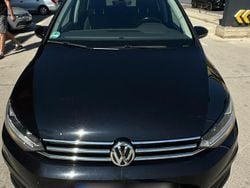 Schwarz Gebraucht 2017 VW Touran Van / Kleinbus | 15.750 € (Fairer Preis)