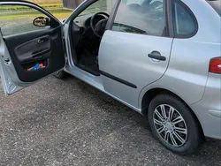Silber Gebraucht 2004 Seat Ibiza Coupé | 1.200 € (Guter Preis)