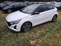 Atlas white/phantom black Gebraucht 2025 Hyundai i20 Prime Limousine | 26.990 € (Teuer)