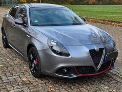 Grau Gebraucht 2020 Alfa Romeo Giulietta Sprint Limousine | 17.800 € (Teuer)