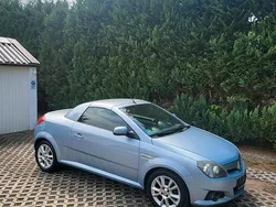 Blau Gebraucht 2005 Opel Tigra Cabrio | 800 € (Fairer Preis)