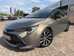 Manganbronze metallic, dach schwarz Gebraucht 2020 Toyota Corolla Style | 16.990 € (Fairer Preis)
