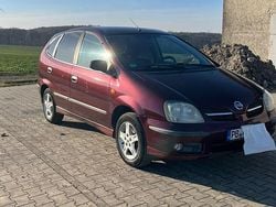 Rot Gebraucht 2005 Nissan Almera Tino Van / Kleinbus | 950 € (Superpreis)