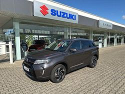 Titan dark gray pearl metallic Neu 2025 Suzuki Vitara Comfort+ SUV | 26.920 € (Fairer Preis)