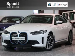 Alpinweiß uni Gebraucht 2022 BMW i4 Sport Line Limousine | 35.900 € (Superpreis)