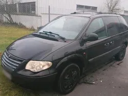 Schwarz Gebraucht 2005 Chrysler Voyager Van / Kleinbus | 1.300 € (Fairer Preis)