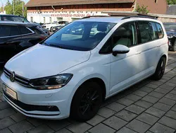 Weiß Gebraucht 2018 VW Touran Comfortline Van / Kleinbus | 14.950 € (Fairer Preis)