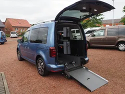 Blau Gebraucht 2018 VW Caddy Join Van / Kleinbus | 30.990 €
