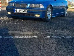 Blau Gebraucht 1996 BMW 320 Cabriolet Cabrio | 8.888 €