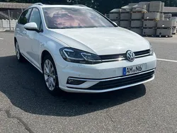 Weiß Gebraucht 2019 VW Golf VII Highline Kombi | 17.350 € (Fairer Preis)