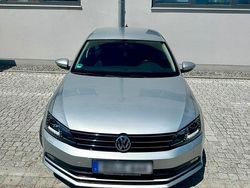 Silber Gebraucht 2014 VW Jetta Limousine | 13.200 €