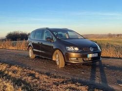 Braun Gebraucht 2015 VW Sharan Van / Kleinbus | 15.400 € (Fairer Preis)