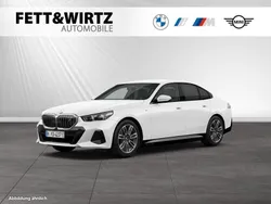 Alpinweiss Gebraucht 2025 BMW i5 M Sport Limousine | 59.900 €