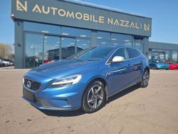 Blau Gebraucht 2017 Volvo V40 Kombi | 13.999 € (Etwas zu teuer)