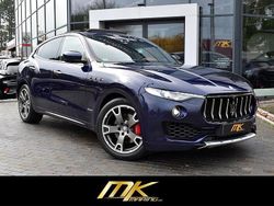 Blu emozione (metallic) Gebraucht 2017 Maserati Levante GranLusso SUV | 39.989 € (Etwas zu teuer)