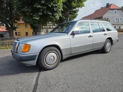 Silber Gebraucht 1990 Mercedes 200 Kombi | 9.999 €