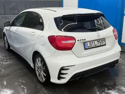 Weiß Gebraucht 2015 Mercedes A250 Urban Limousine | 15.900 € (Fairer Preis)