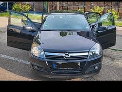 Schwarz Gebraucht 2005 Opel Astra Kleinwagen | 2.250 € (Fairer Preis)