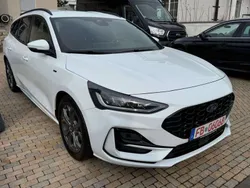Frostweiss Gebraucht 2024 Ford Focus ST-Line Kombi | 21.990 € (Superpreis)