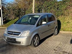 Silber Gebraucht 2004 Opel Meriva Van / Kleinbus | 1.749 € (Fairer Preis)